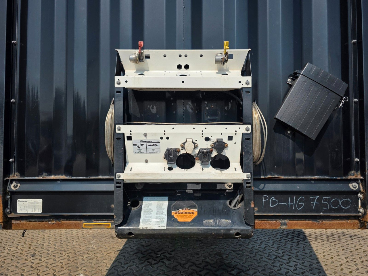 الخيمة نصف مقطورة Krone SD / Hubdach / EDSCHA / Mega: صور 19 الخيمة نصف مقطورة Krone SD / Hubdach / EDSCHA / Mega: صور 19