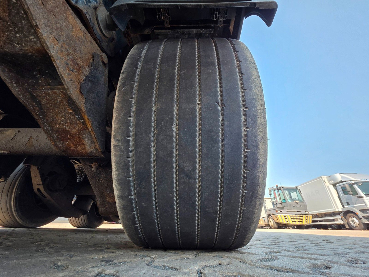 الخيمة نصف مقطورة Krone SD / Hubdach / EDSCHA / Mega: صور 21 الخيمة نصف مقطورة Krone SD / Hubdach / EDSCHA / Mega: صور 21