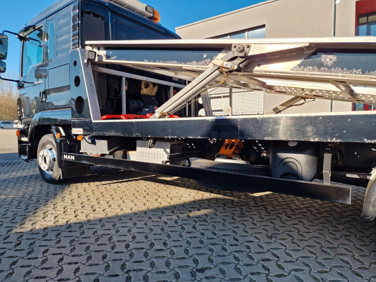 شاحنة نقل سيارات شاحنة MAN TGL 8.220 4X2 BL / Xenon / Alu-Felgen: صور 11