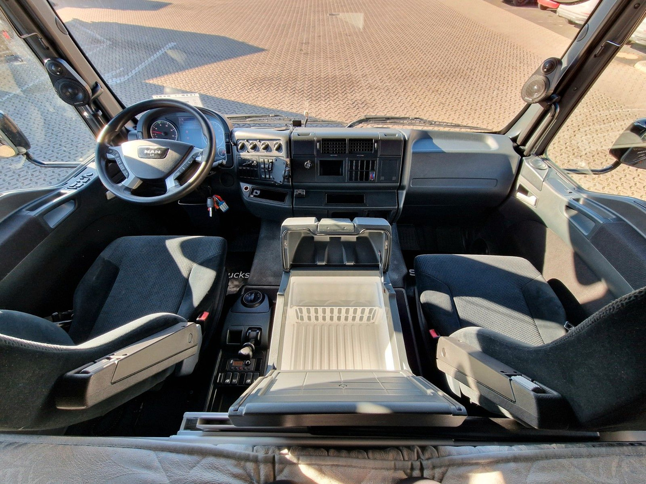 شاحنة نقل سيارات شاحنة MAN TGL 8.220 4X2 BL / Xenon / Alu-Felgen: صور 25