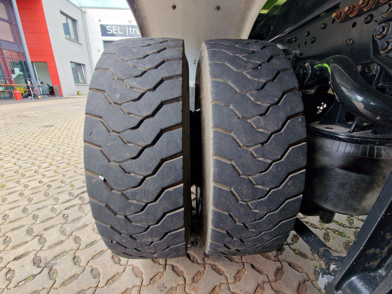 قلابات MAN TGS 33.510 6x6 BL CH /Dreiseitenkipper /6x6 / 6D: صور 27 قلابات MAN TGS 33.510 6x6 BL CH /Dreiseitenkipper /6x6 / 6D: صور 27