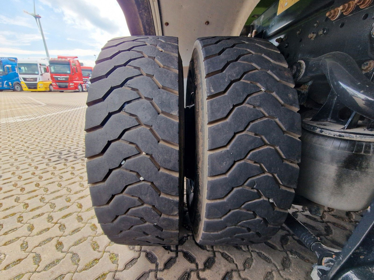 قلابات MAN TGS 33.510 6x6 BL CH /Dreiseitenkipper /6x6 / 6D: صور 24 قلابات MAN TGS 33.510 6x6 BL CH /Dreiseitenkipper /6x6 / 6D: صور 24