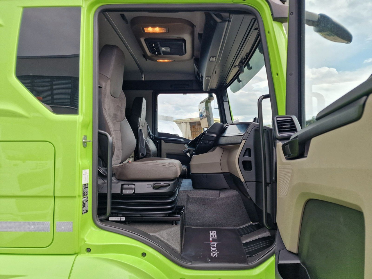 قلابات MAN TGS 33.510 6x6 BL CH /Dreiseitenkipper /6x6 / 6D: صور 15 قلابات MAN TGS 33.510 6x6 BL CH /Dreiseitenkipper /6x6 / 6D: صور 15