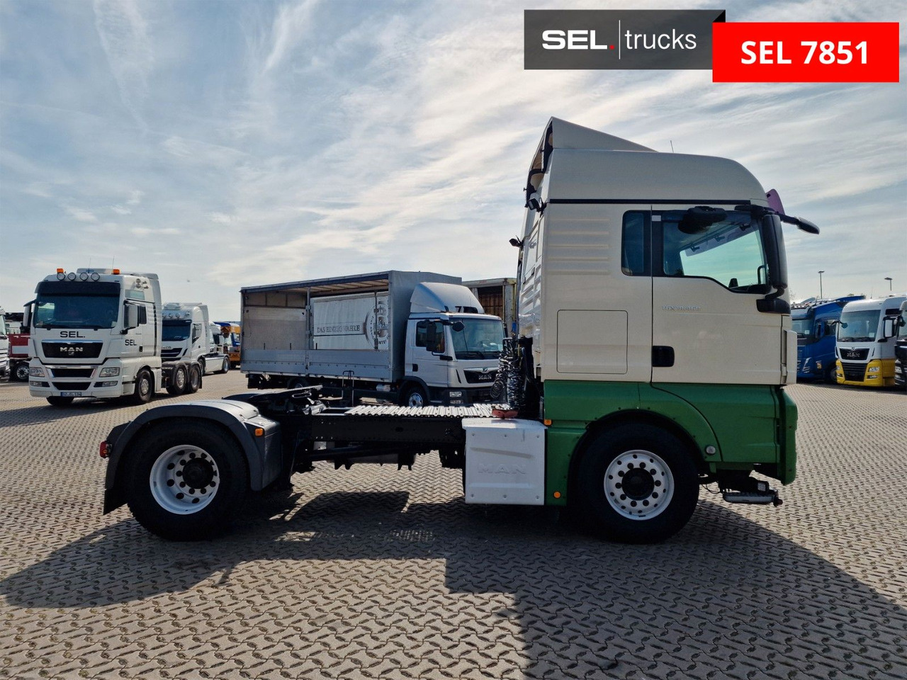 MAN TGX 18.460 4X2 BLS / Retarder / PTO / Standklima - شاحنة جرار: صور 4 MAN TGX 18.460 4X2 BLS / Retarder / PTO / Standklima - شاحنة جرار: صور 4