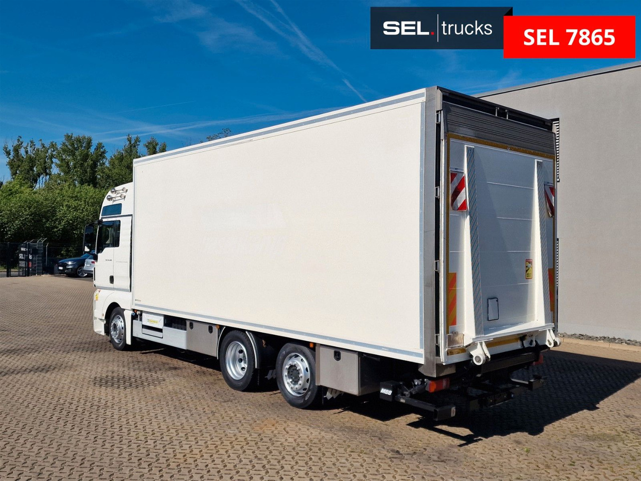 MAN TGX 24.400 6X2-2 LL-U / Intarder / Ldbw / Konvek - بصندوق مغلق شاحنة: صور 1 MAN TGX 24.400 6X2-2 LL-U / Intarder / Ldbw / Konvek - بصندوق مغلق شاحنة: صور 1