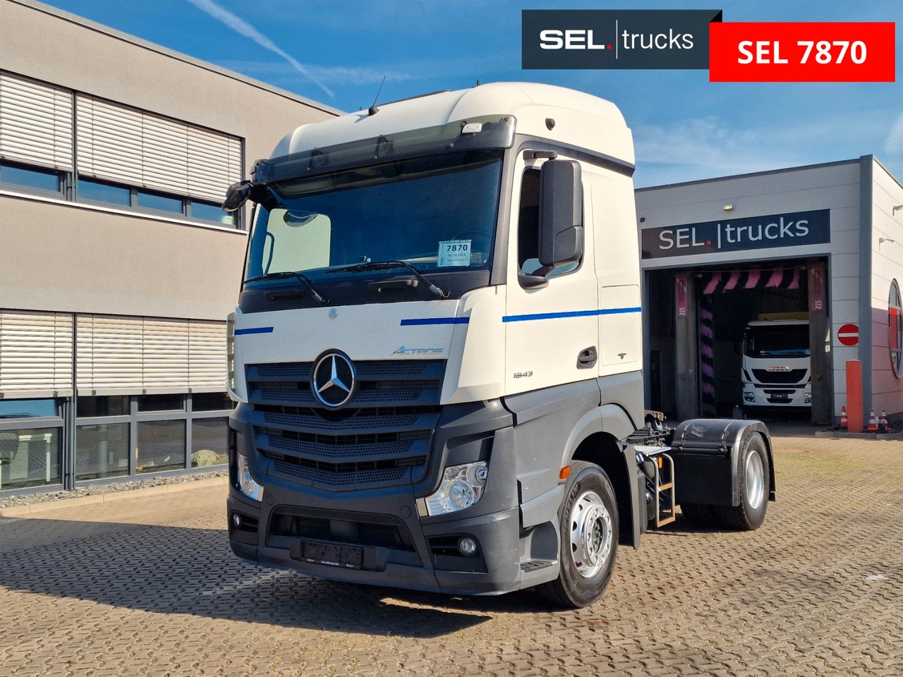Mercedes-Benz Actros 1843 - شاحنة جرار: صور 1 Mercedes-Benz Actros 1843 - شاحنة جرار: صور 1