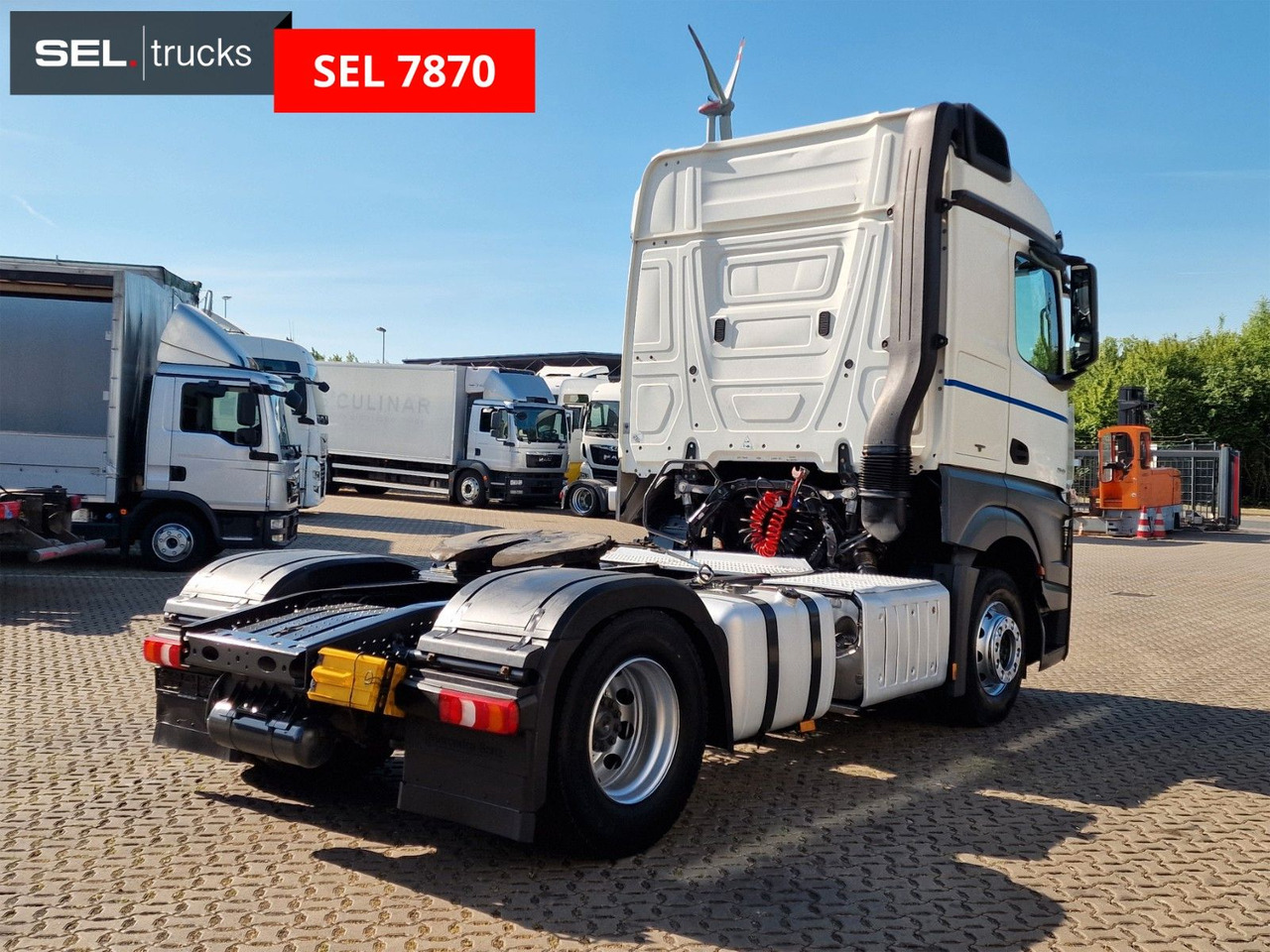 Mercedes-Benz Actros 1843 - شاحنة جرار: صور 5 Mercedes-Benz Actros 1843 - شاحنة جرار: صور 5