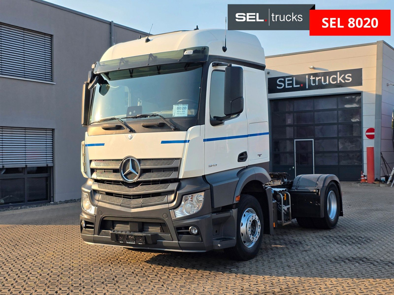 Mercedes-Benz Actros 1843 - شاحنة جرار: صور 1 Mercedes-Benz Actros 1843 - شاحنة جرار: صور 1