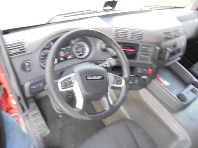 DAF CF 410 52 UNITS IN STOCK NL TREKKERS - شاحنة جرار: صور 5 DAF CF 410 52 UNITS IN STOCK NL TREKKERS - شاحنة جرار: صور 5