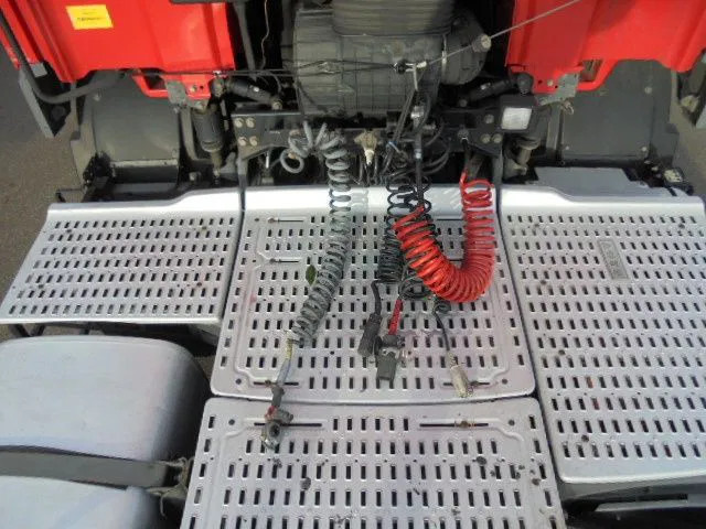 شاحنة جرار DAF CF 440: صور 8