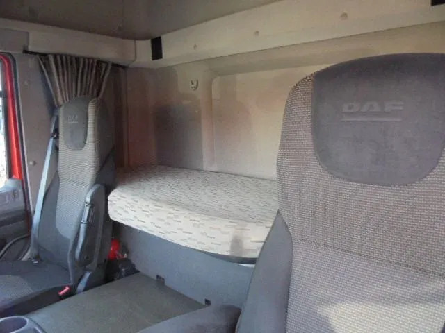 شاحنة جرار DAF CF 440: صور 12