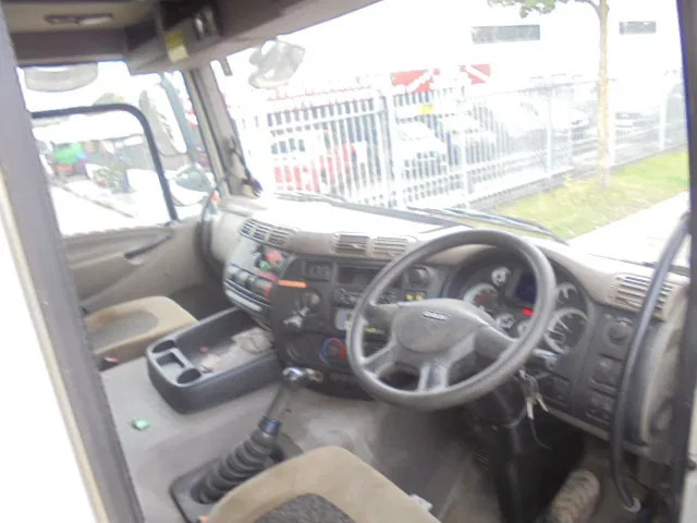 تأجير DAF CF 85.410 8X4 BLADGEVEERD DAF CF 85.410 8X4 BLADGEVEERD: صور 8
