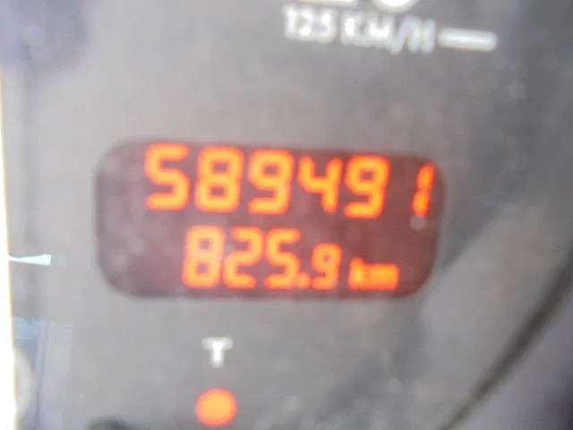 بصندوق مغلق شاحنة DAF LF 220: صور 15 بصندوق مغلق شاحنة DAF LF 220: صور 15