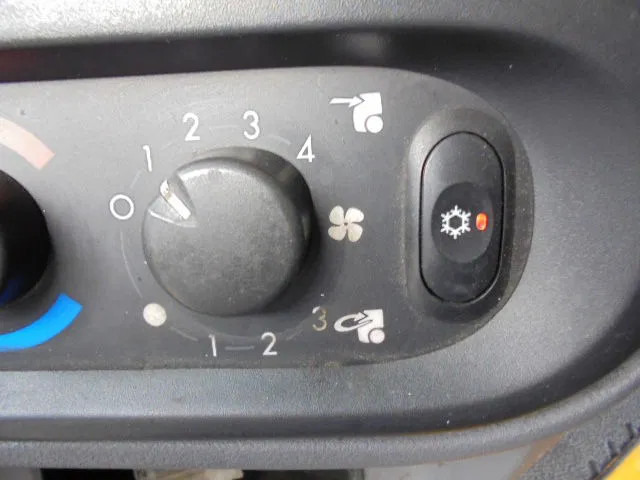 بصندوق مغلق شاحنة DAF LF 220: صور 18 بصندوق مغلق شاحنة DAF LF 220: صور 18