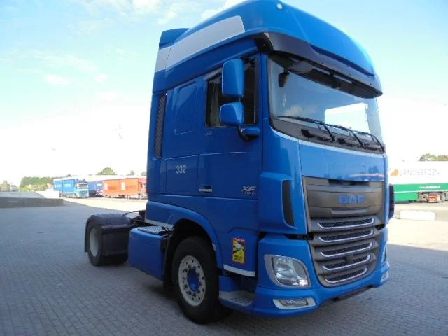 DAF XF 106.460 - شاحنة جرار: صور 3 DAF XF 106.460 - شاحنة جرار: صور 3