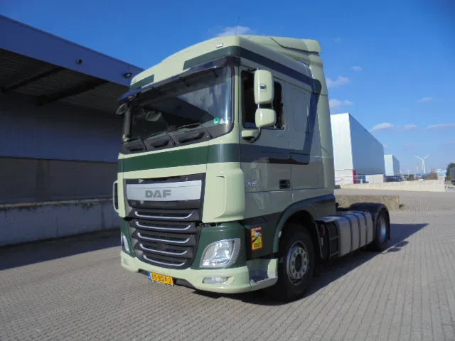DAF XF 410 - شاحنة جرار: صور 1 DAF XF 410 - شاحنة جرار: صور 1