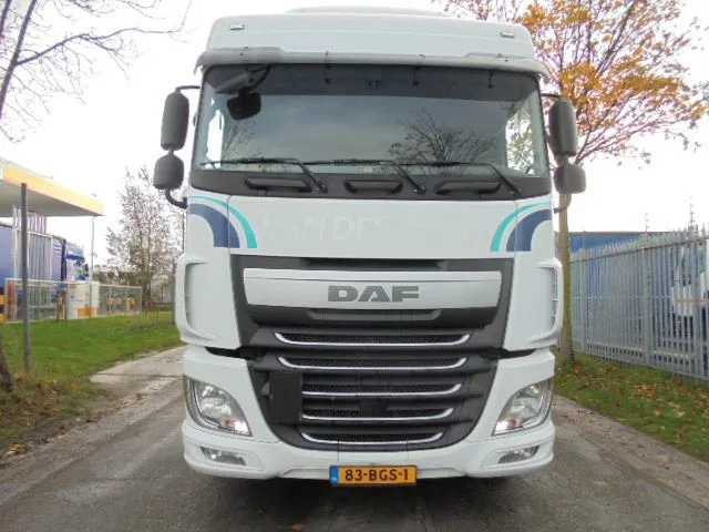 DAF XF 440 SPACE CAB - شاحنة جرار: صور 2 DAF XF 440 SPACE CAB - شاحنة جرار: صور 2