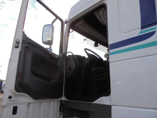 شاحنة جرار DAF XF 440: صور 9