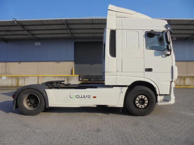 DAF XF 450 - شاحنة جرار: صور 4 DAF XF 450 - شاحنة جرار: صور 4