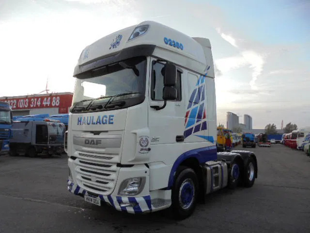 DAF XF 460 6X2 RHD - شاحنة جرار: صور 1 DAF XF 460 6X2 RHD - شاحنة جرار: صور 1