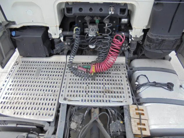 DAF XF 460 6x2 - شاحنة جرار: صور 4 DAF XF 460 6x2 - شاحنة جرار: صور 4