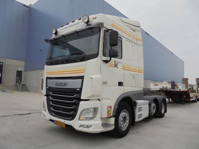 DAF XF 460 6x2 - شاحنة جرار: صور 1 DAF XF 460 6x2 - شاحنة جرار: صور 1