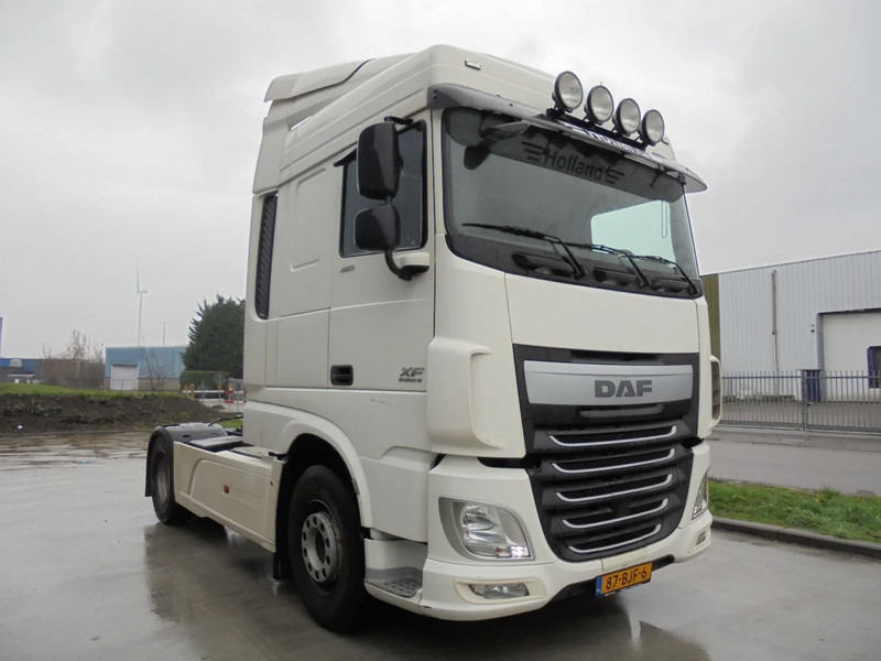 DAF XF 460 - شاحنة جرار: صور 3 DAF XF 460 - شاحنة جرار: صور 3