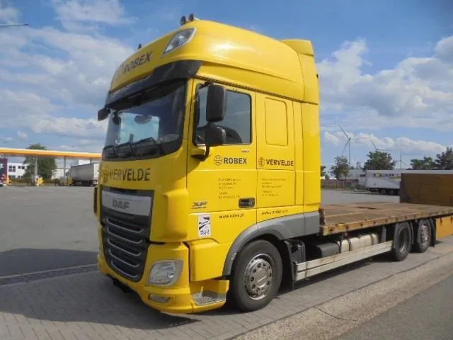 DAF XF 510 FAR 6X2 - شاحنات مسطحة: صور 1 DAF XF 510 FAR 6X2 - شاحنات مسطحة: صور 1