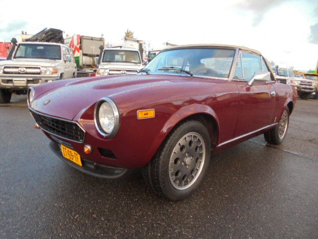 Fiat 124 SPIDER 2000 USA - سيارة: صور 1 Fiat 124 SPIDER 2000 USA - سيارة: صور 1