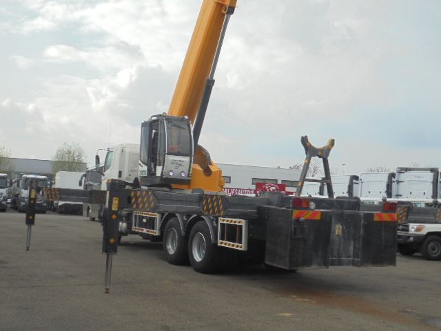 Hino 700 6X4 - مصاعد الازدهار محمولة على شاحنة: صور 5 Hino 700 6X4 - مصاعد الازدهار محمولة على شاحنة: صور 5