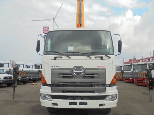 Hino 700 6X4 - مصاعد الازدهار محمولة على شاحنة: صور 2 Hino 700 6X4 - مصاعد الازدهار محمولة على شاحنة: صور 2