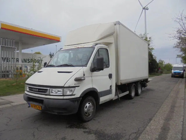 Iveco Daily 40 C14 HPI TREKKER OPLEGGER - الشاحنات الصغيرة صندوق مغلق, الشاحنات الصغيرة كابينة مزدوجة: صور 1 Iveco Daily 40 C14 HPI TREKKER OPLEGGER - الشاحنات الصغيرة صندوق مغلق, الشاحنات الصغيرة كابينة مزدوجة: صور 1