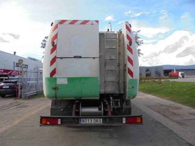 Iveco Stralis 270 - شاحنة صهريج: صور 5 Iveco Stralis 270 - شاحنة صهريج: صور 5