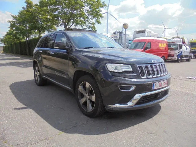 Jeep Grand Cherokee 4X4 SUMMIT EDITION 3.0 LTR V6 - سيارة دفع رباعي: صور 3 Jeep Grand Cherokee 4X4 SUMMIT EDITION 3.0 LTR V6 - سيارة دفع رباعي: صور 3