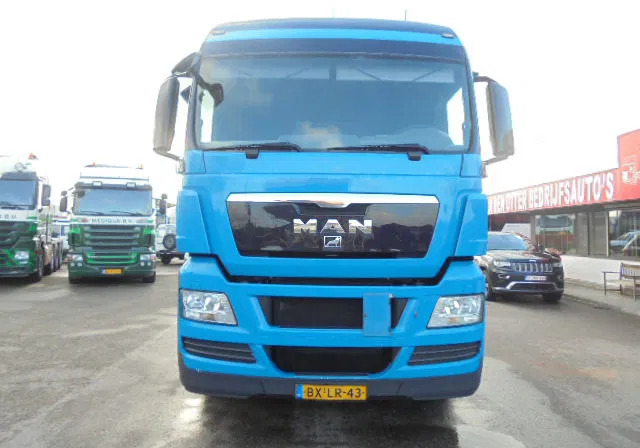 MAN TGA 26.360 26.360 6X2/2 BLS - شاحنة جرار: صور 2 MAN TGA 26.360 26.360 6X2/2 BLS - شاحنة جرار: صور 2