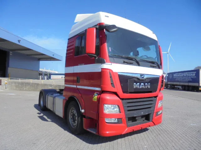 MAN TGX 18.500 500 XXL + RETARDER - شاحنة جرار: صور 3 MAN TGX 18.500 500 XXL + RETARDER - شاحنة جرار: صور 3