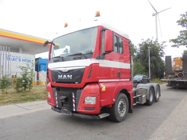 MAN TGX 33.480 6X4 Manual Gearbox Retarder - شاحنة جرار: صور 1 MAN TGX 33.480 6X4 Manual Gearbox Retarder - شاحنة جرار: صور 1