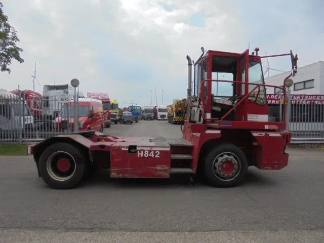 MOL YM 225/4X2 40 KM/H - جرارات صالات المطارات: صور 4 MOL YM 225/4X2 40 KM/H - جرارات صالات المطارات: صور 4
