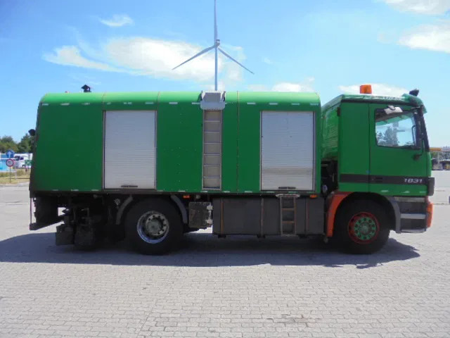 Mercedes-Benz Actros 1831 1831 Bitumensprayer - شاحنة صهريج: صور 4 Mercedes-Benz Actros 1831 1831 Bitumensprayer - شاحنة صهريج: صور 4