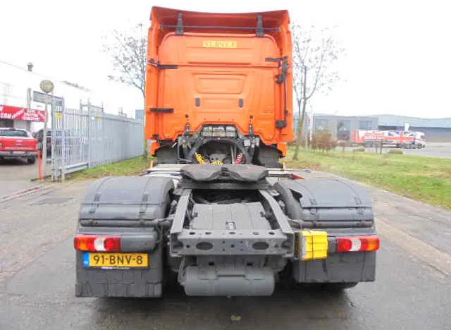 Mercedes-Benz Actros 1840 - شاحنة جرار: صور 5 Mercedes-Benz Actros 1840 - شاحنة جرار: صور 5
