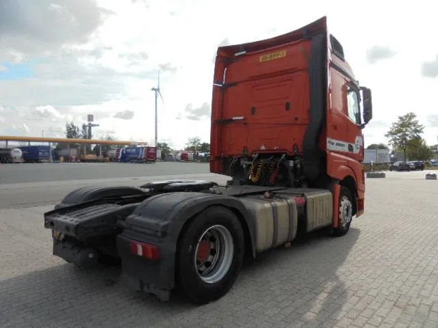 Mercedes-Benz Actros 1840 - شاحنة جرار: صور 3 Mercedes-Benz Actros 1840 - شاحنة جرار: صور 3