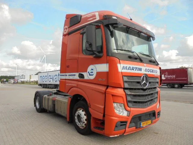 Mercedes-Benz Actros 1840 - شاحنة جرار: صور 2 Mercedes-Benz Actros 1840 - شاحنة جرار: صور 2