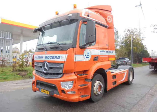 Mercedes-Benz Actros 1840 - شاحنة جرار: صور 1 Mercedes-Benz Actros 1840 - شاحنة جرار: صور 1