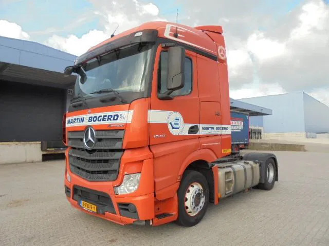 Mercedes-Benz Actros 1840 - شاحنة جرار: صور 1 Mercedes-Benz Actros 1840 - شاحنة جرار: صور 1