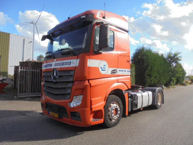 Mercedes-Benz Actros 1842 LS ENGINE NOT OK - شاحنة جرار: صور 1 Mercedes-Benz Actros 1842 LS ENGINE NOT OK - شاحنة جرار: صور 1