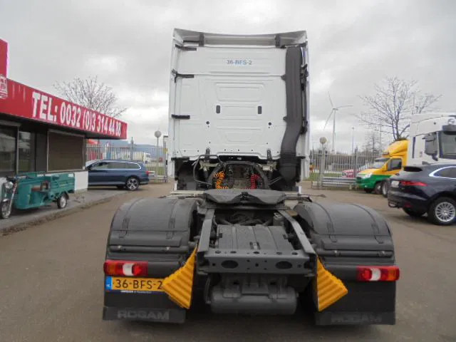 Mercedes-Benz Actros 1842 LS EUR6 - شاحنة جرار: صور 5 Mercedes-Benz Actros 1842 LS EUR6 - شاحنة جرار: صور 5