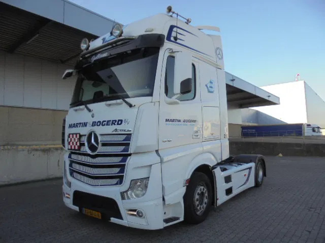 Mercedes-Benz Actros 1842 LS NL TRUCK - شاحنة جرار: صور 1 Mercedes-Benz Actros 1842 LS NL TRUCK - شاحنة جرار: صور 1