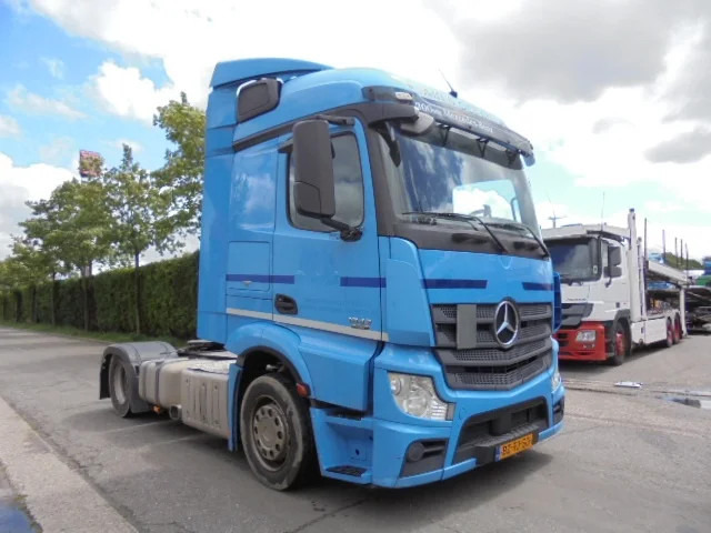 Mercedes-Benz Actros 1842 LS - شاحنة جرار: صور 3 Mercedes-Benz Actros 1842 LS - شاحنة جرار: صور 3