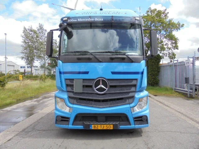 Mercedes-Benz Actros 1842 LS - شاحنة جرار: صور 2 Mercedes-Benz Actros 1842 LS - شاحنة جرار: صور 2