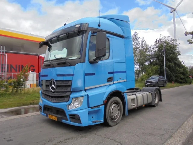 Mercedes-Benz Actros 1842 LS - شاحنة جرار: صور 1 Mercedes-Benz Actros 1842 LS - شاحنة جرار: صور 1
